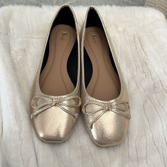 Gold square toe ballet flats with bow- brand new without box size 8 - Picture 1 of 11